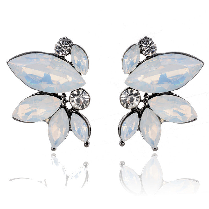 UNI-11620 - White Diamond Butterfly - Earring