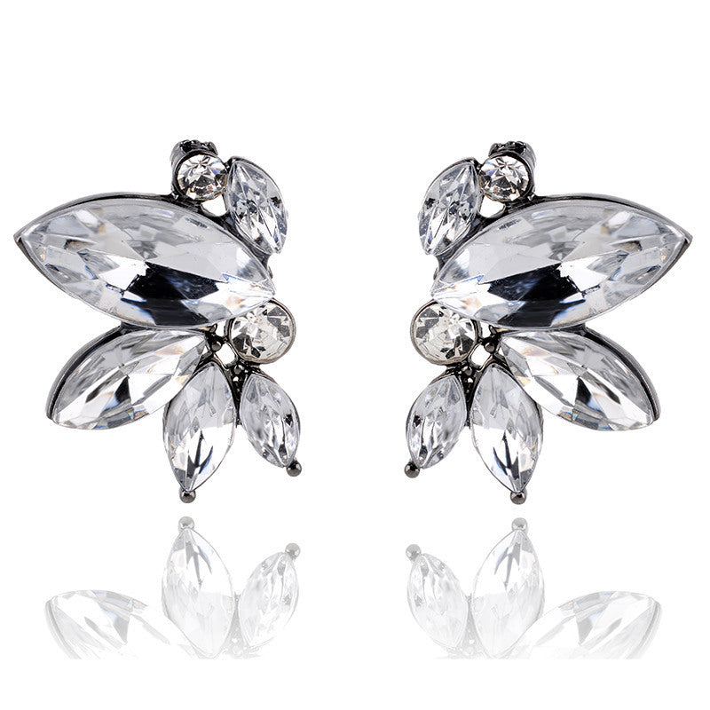 UNI-11622 - Crystal White Diamond Butterfly - Earring
