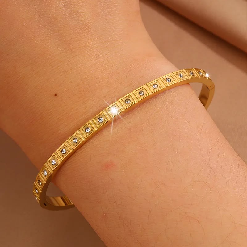 Every Moment Bangle - B-260