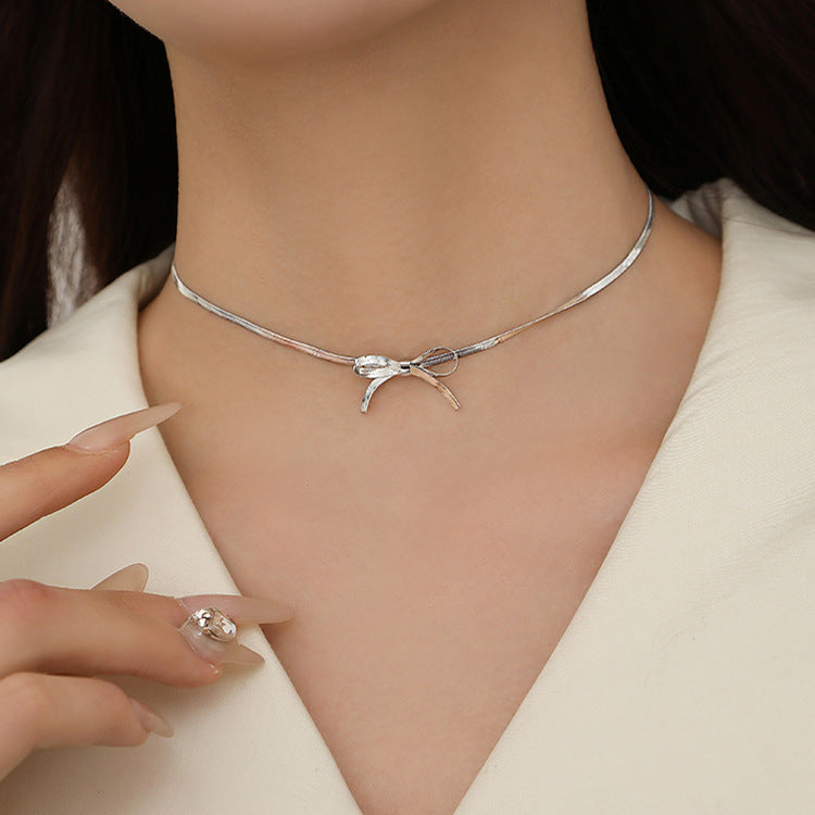 Silver Coquette - Necklace - B-90030