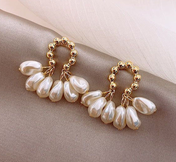 UNI-10996 - Cluster Pearls - Earrings