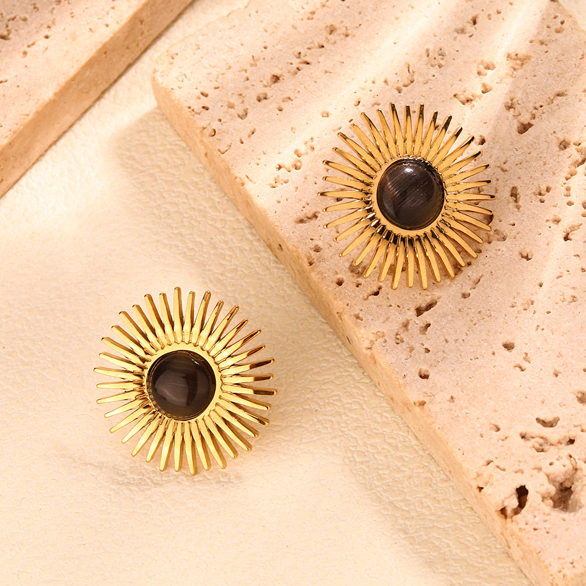 Solara - Black Ear Studs - B-90134