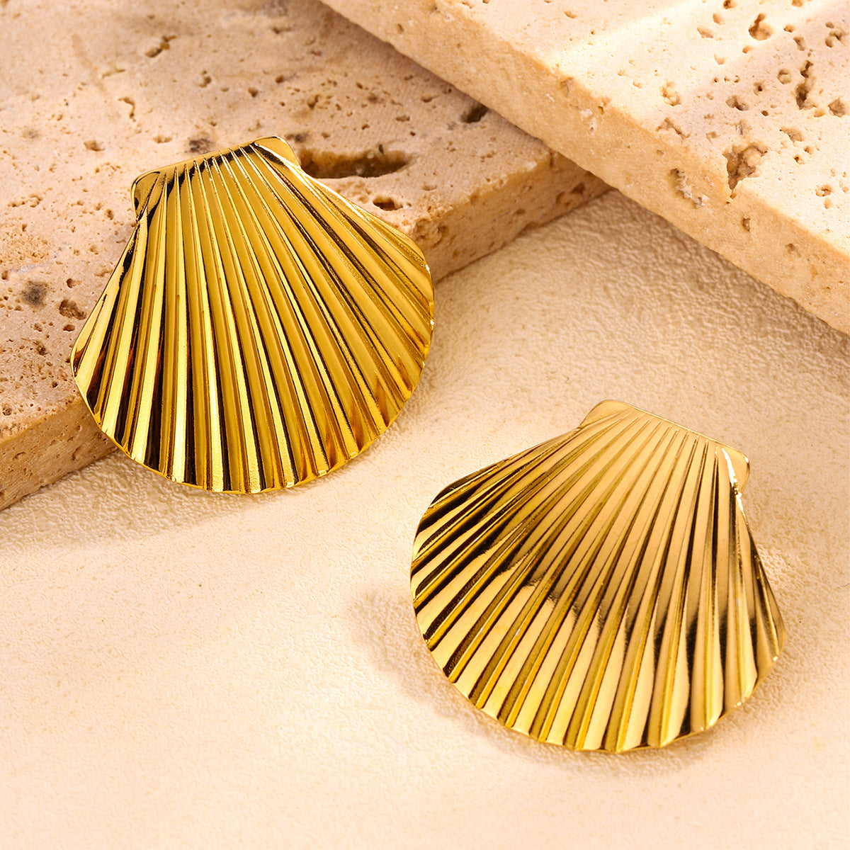 Crest - Ear Studs - B-90083