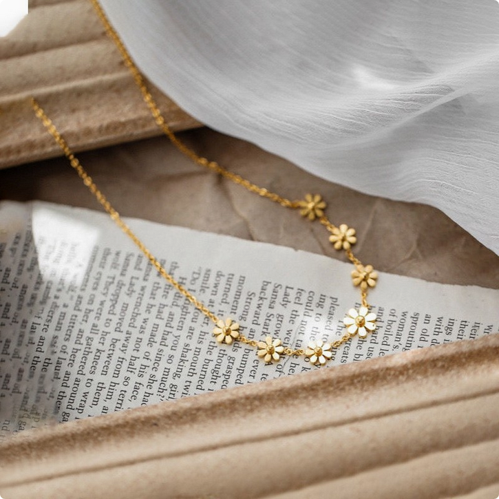 Daisies - Necklace - B-255