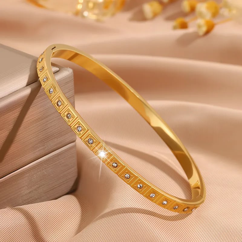 Every Moment Bangle - B-260