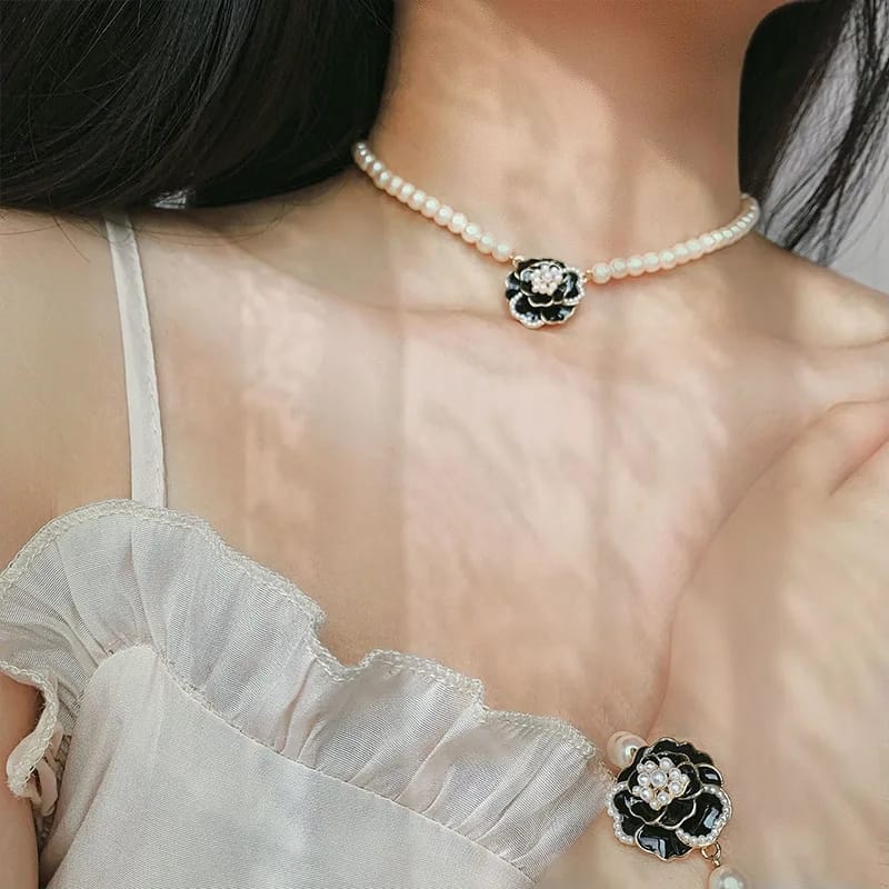 Flower Pearls - Necklace