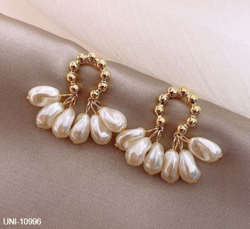 UNI-10996 - Cluster Pearls - Earrings